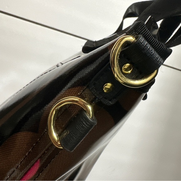 Orla Kiely hand carry crossbody handbag in Abacus Conker - Picture 10 of 12